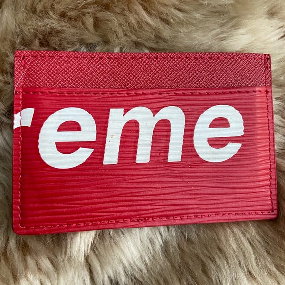 Brand New Supreme Louis Vuitton EPI cardholder - Picture 2 of 3